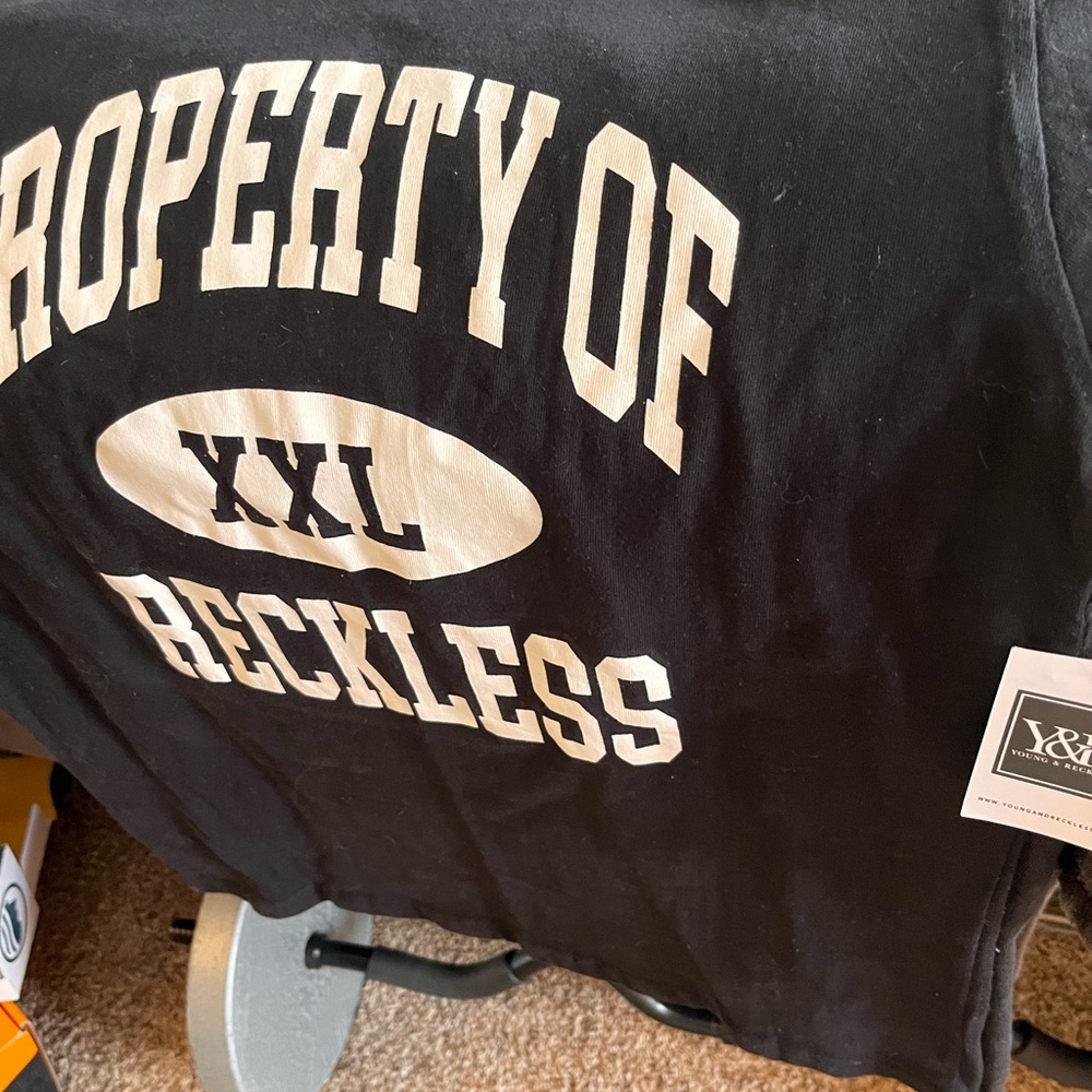2 Young and Reckless tshirts 1L 1XL